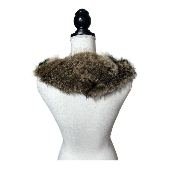 Beautiful vintage fur collar in excellent condition - Picture 2 of 3